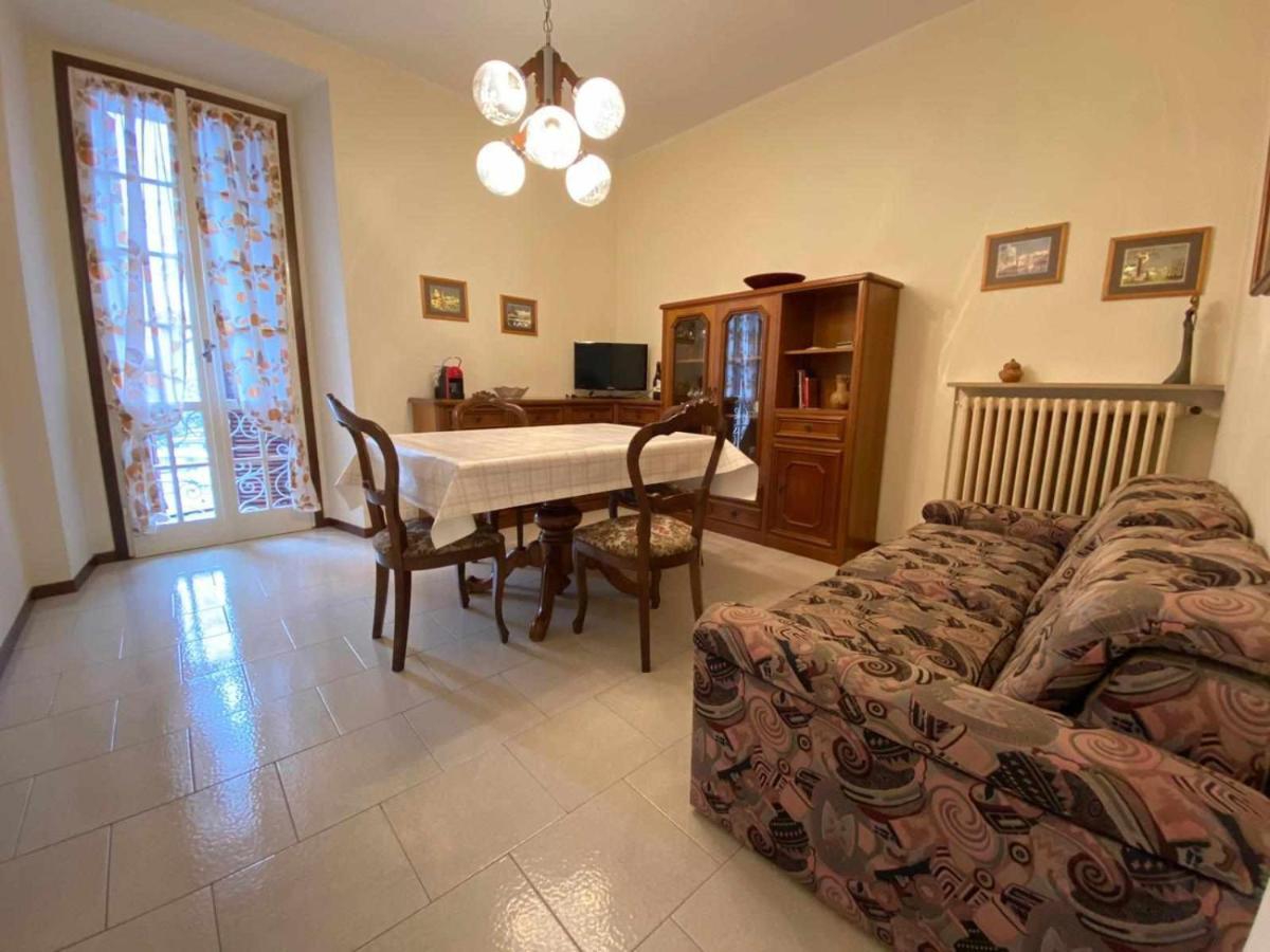 Casa Vacanza Amelia Bosisio Parini Bagian luar foto